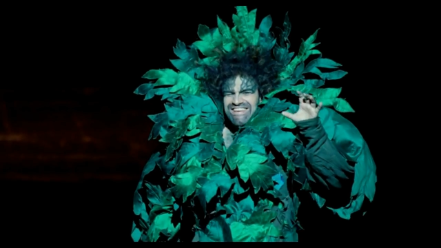 1+1 stsena teatr RU at 00:18 — ХЗ КАКОЙ-ТО МУЖИК