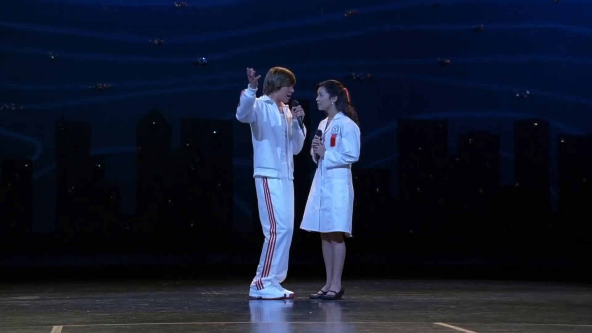 Breaking Free - High School Musical at 00:04 — 02_TROY