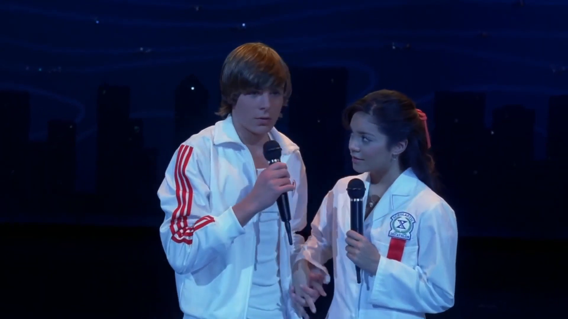 Breaking Free - High School Musical at 00:08 — 03_TROY