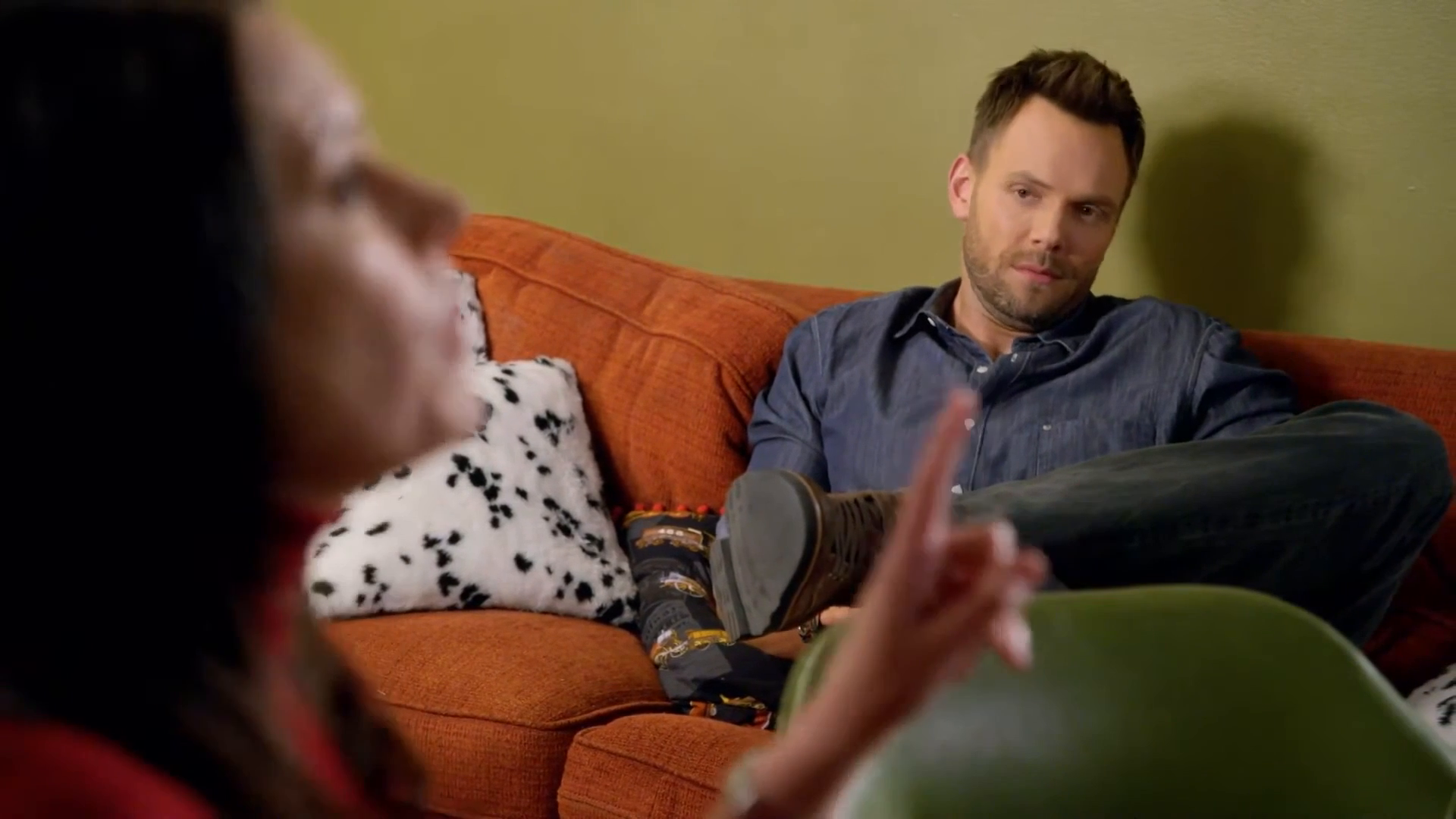 Community - Dean Pares Down Sexuality at 00:04 — 02_FRANKIE